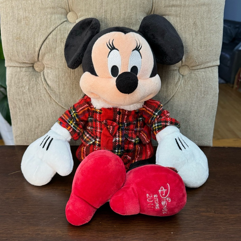 Disney Store Minnie Mouse Christmas 2011 Plush Doll